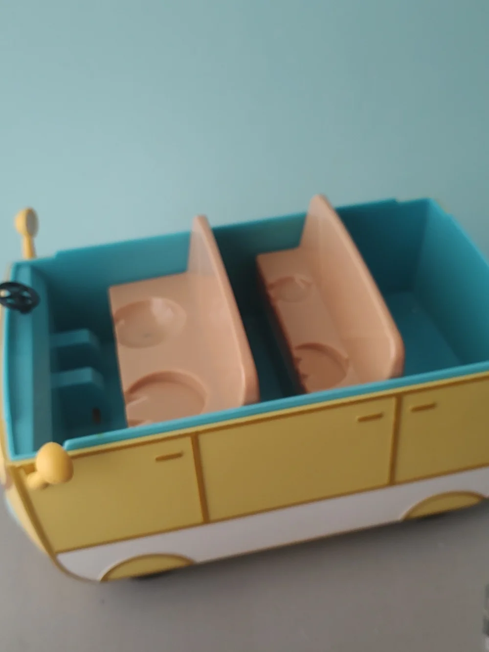 Peppa Pig Family Camper Van Collection Exelente Condition Yellow